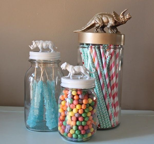 If you're ending up with glass jars and don't know wnat to do with them, check out these Amazing Ways to Organize with Glass Jars, all around your home!